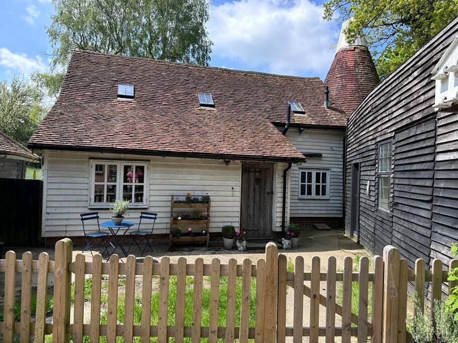 Beautiful 2 Bed Oast - 15 Acre Farm - Tunbridge Wells Βίλα Εξωτερικό φωτογραφία