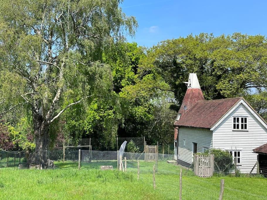 Beautiful 2 Bed Oast - 15 Acre Farm - Tunbridge Wells Βίλα Εξωτερικό φωτογραφία